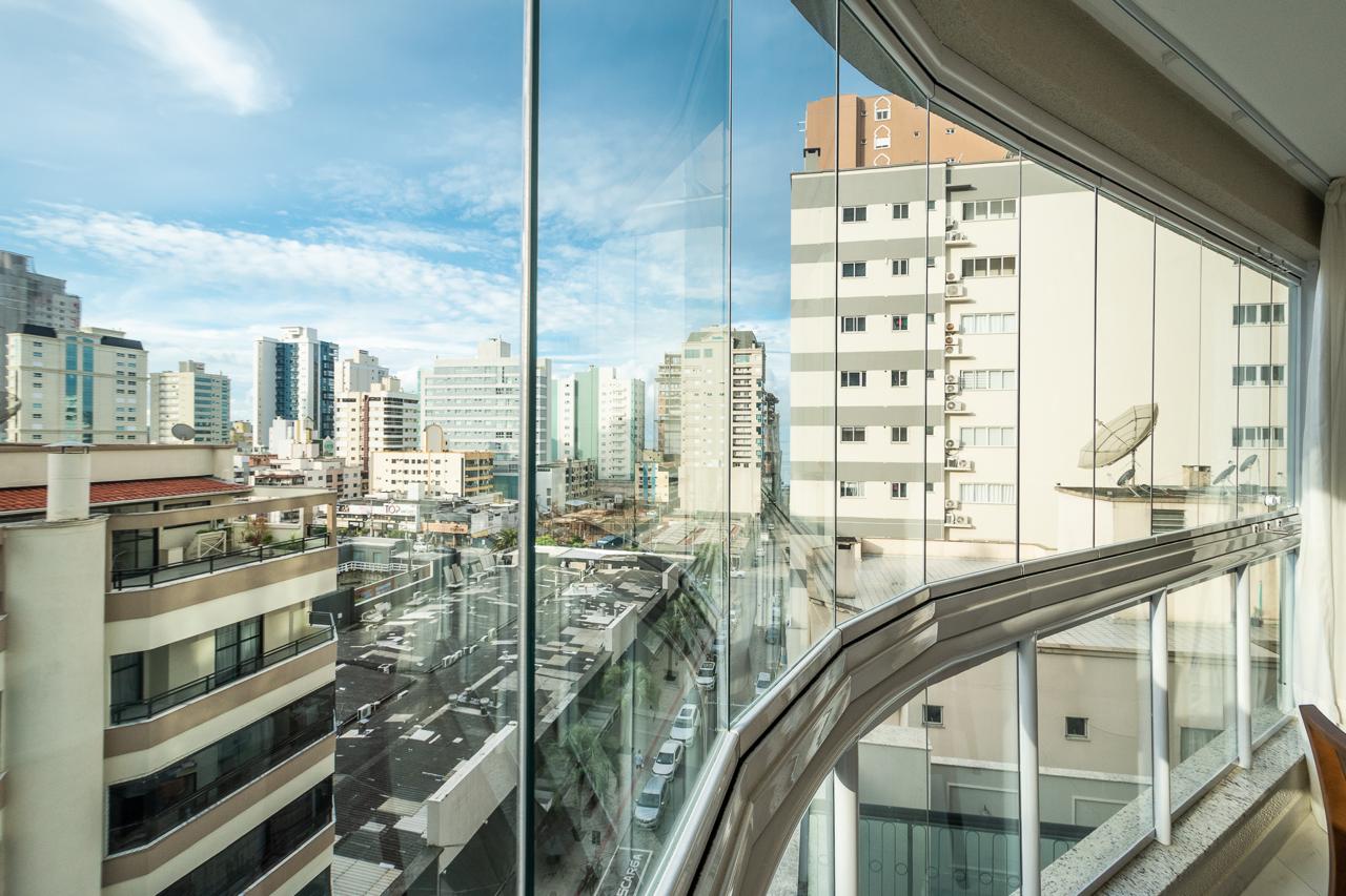 Apartamento no Ed. Toulon Palace Residence em Itapema - foto 9