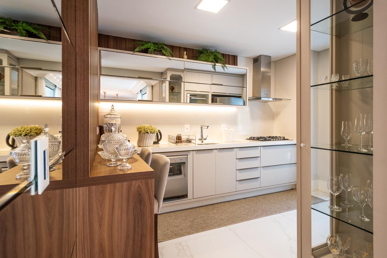 Apartamento no Ed. Toulon Palace Residence em Itapema - foto 10