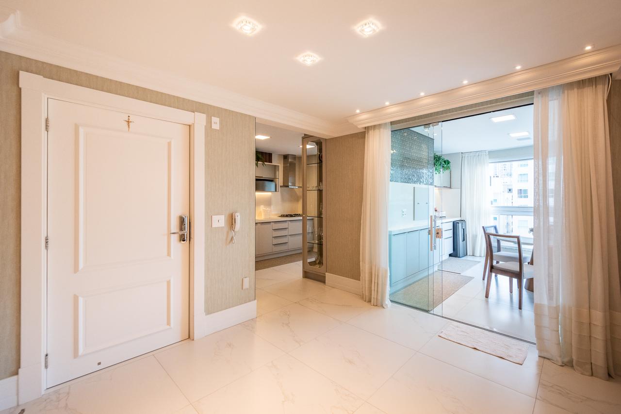 Apartamento no Ed. Toulon Palace Residence em Itapema - foto 12