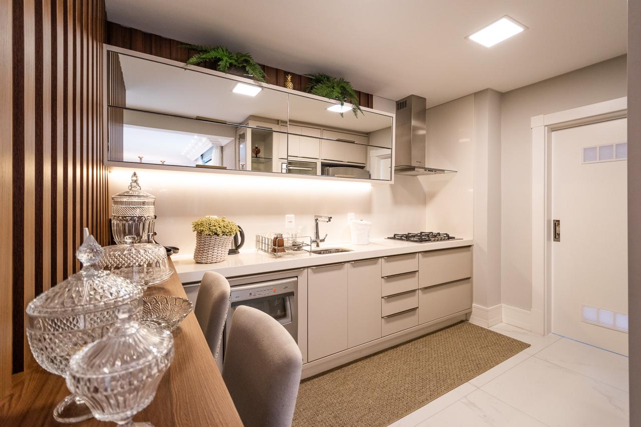 Apartamento no Ed. Toulon Palace Residence em Itapema - foto 14