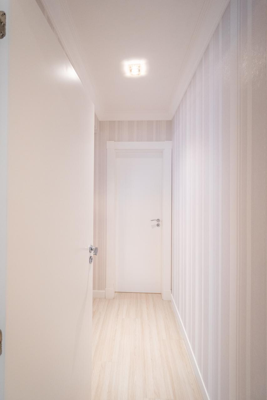 Apartamento no Ed. Toulon Palace Residence em Itapema - foto 21