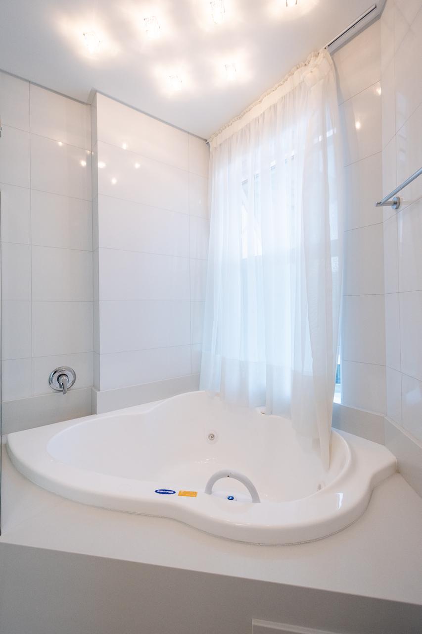 Apartamento no Ed. Toulon Palace Residence em Itapema - foto 30