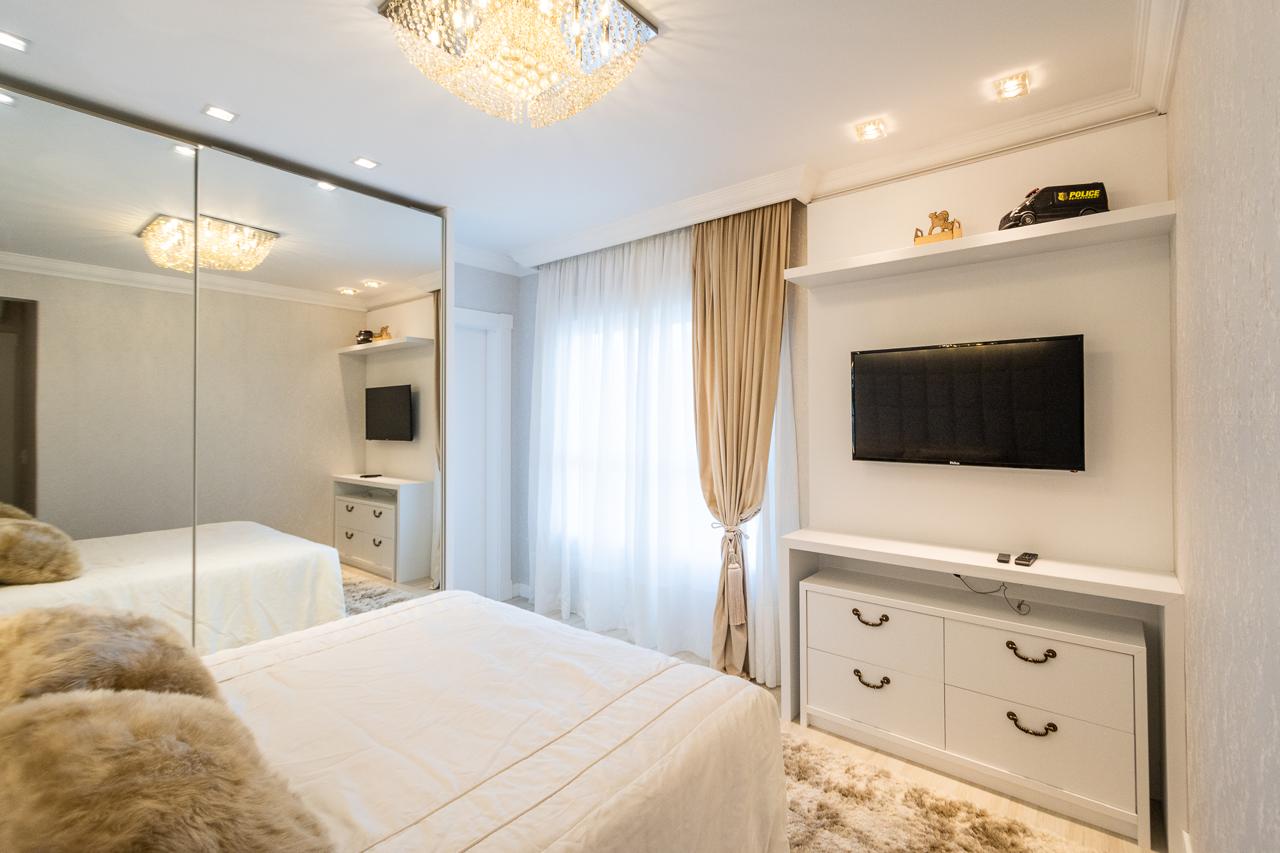 Apartamento no Ed. Toulon Palace Residence em Itapema - foto 32