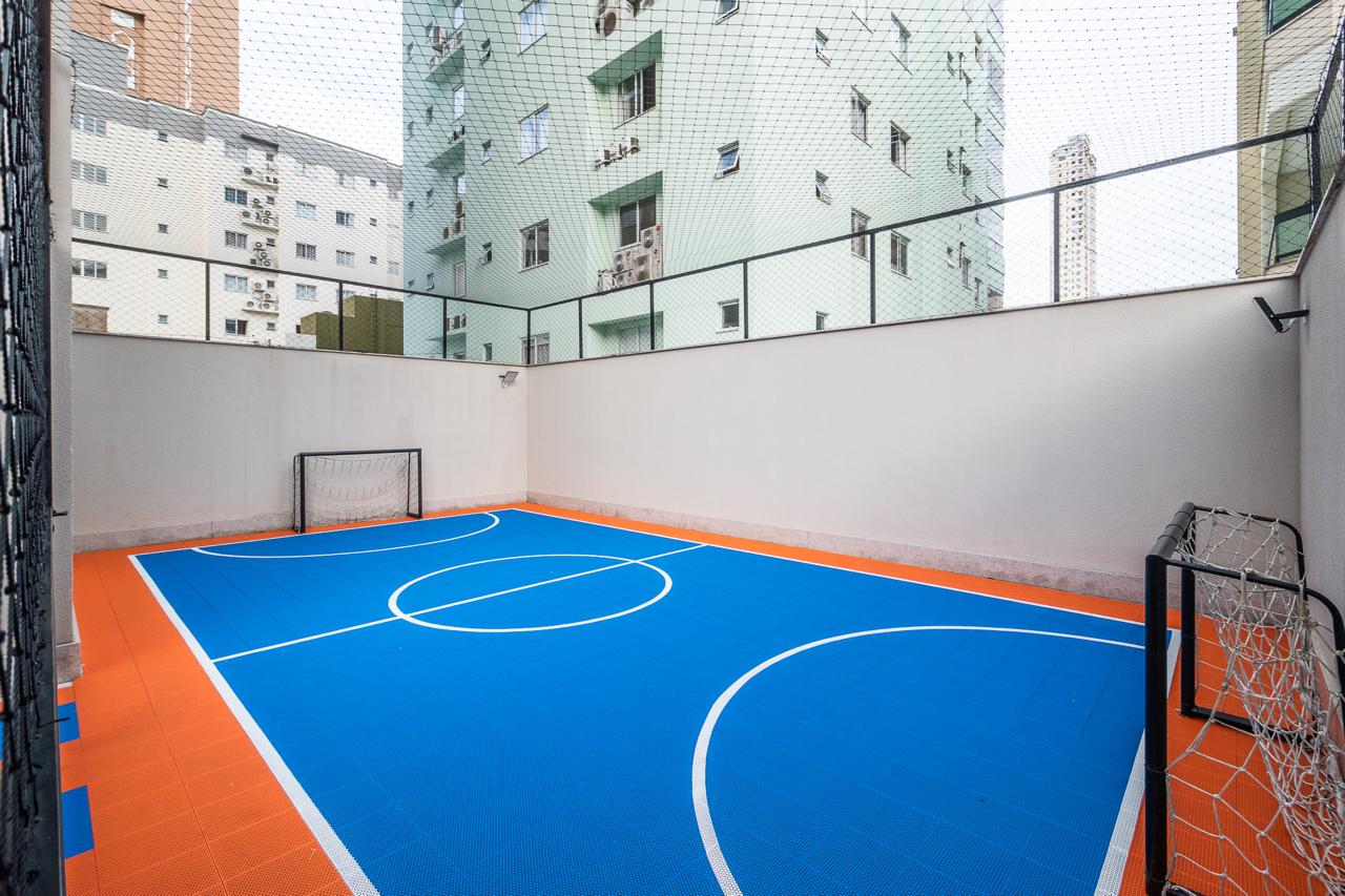 Apartamento no Ed. Toulon Palace Residence em Itapema - foto 38