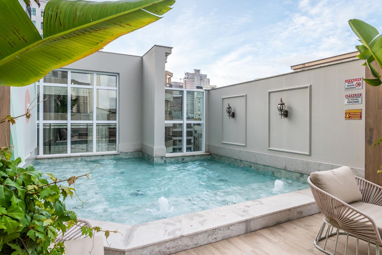 Apartamento no Ed. Toulon Palace Residence em Itapema - foto 41