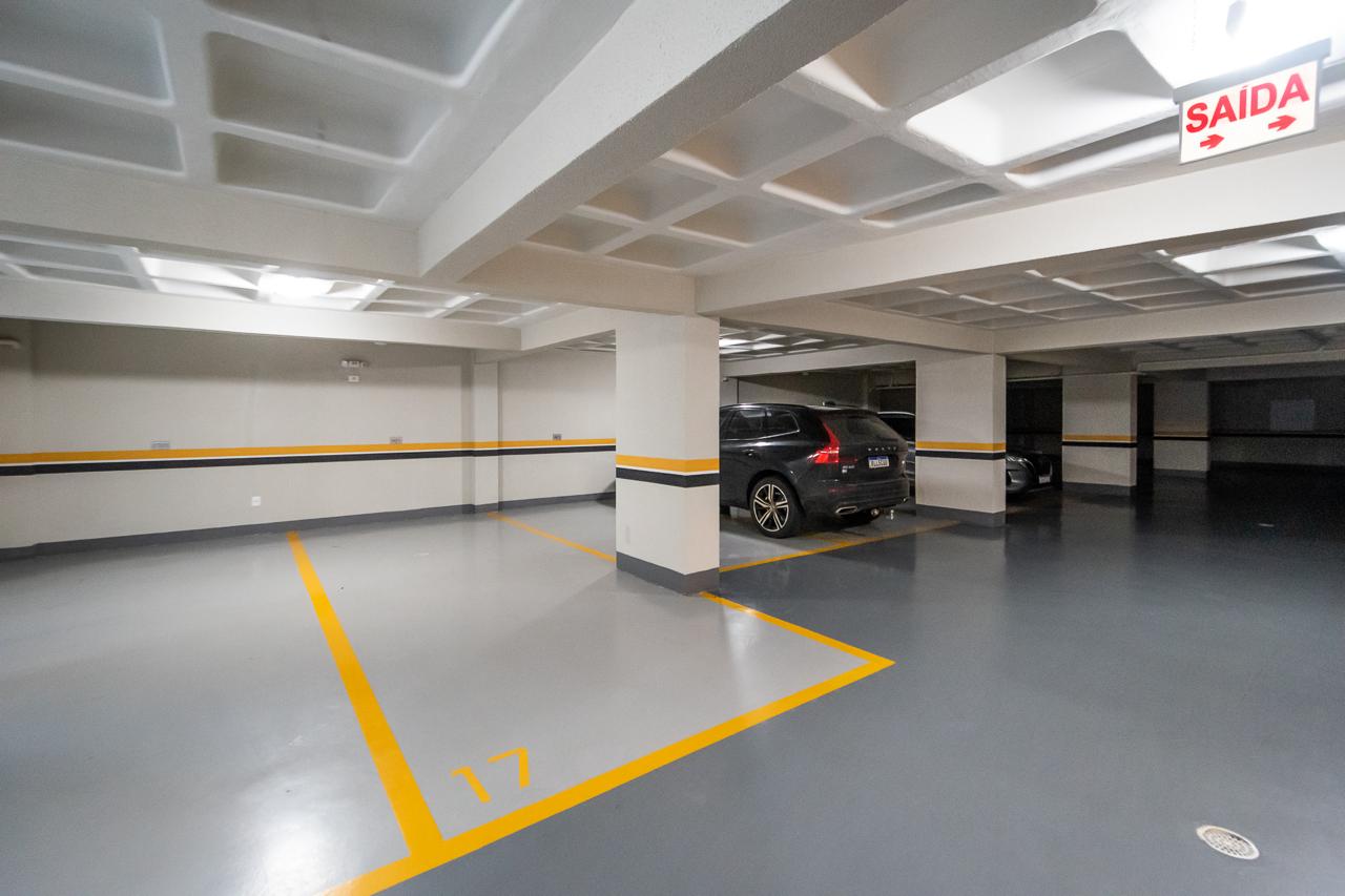 Apartamento no Ed. Toulon Palace Residence em Itapema - foto 42