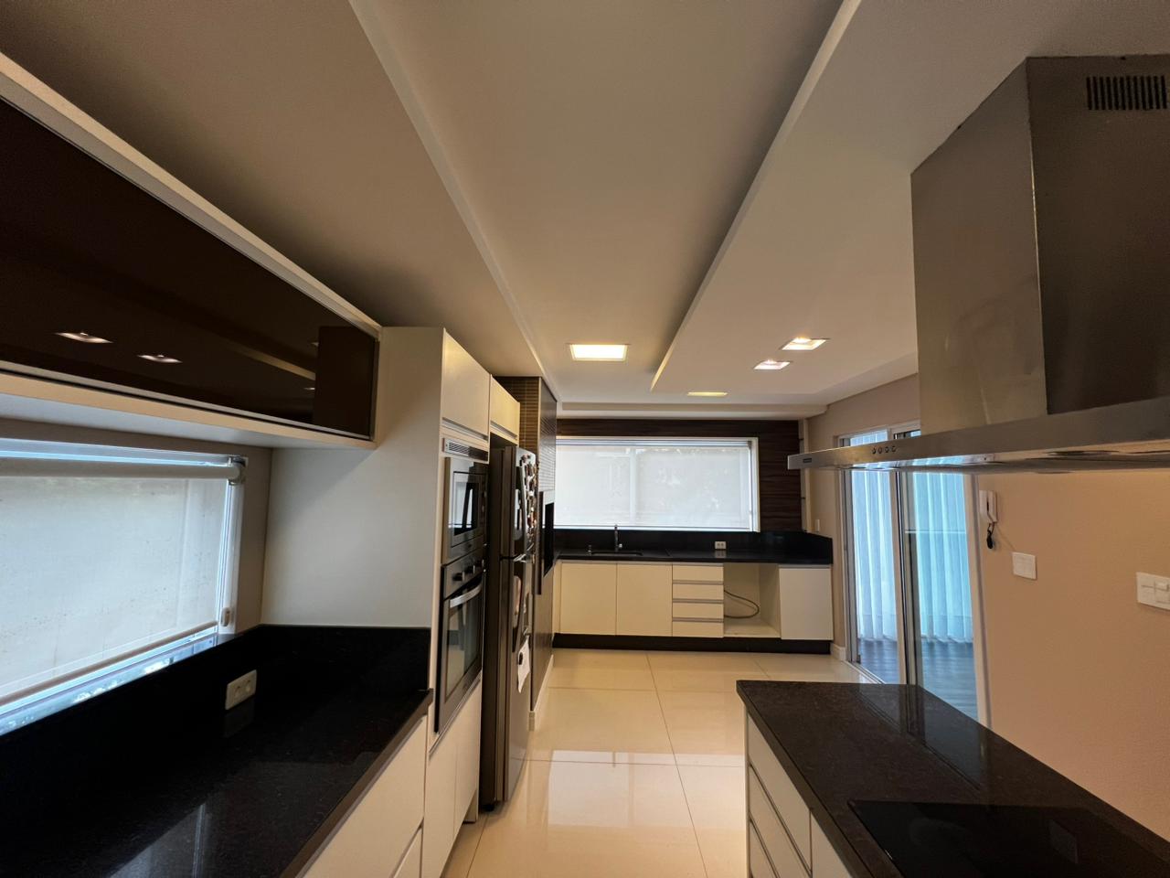 Casa no Condomínio Brava Horizontal na Praia Brava - foto 3