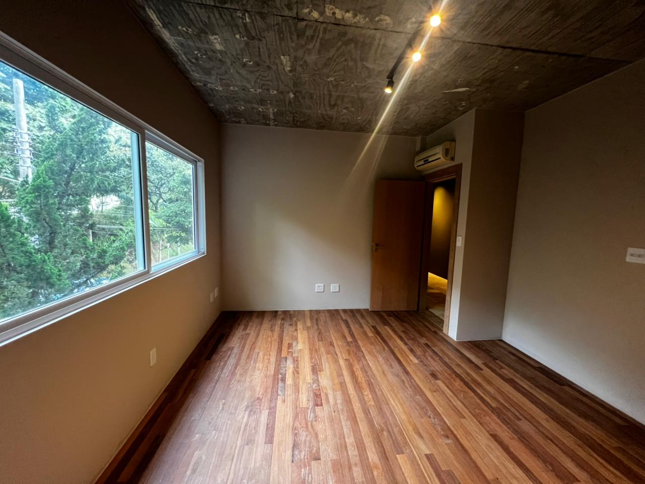 Casa no Condomínio Brava Horizontal na Praia Brava - foto 14