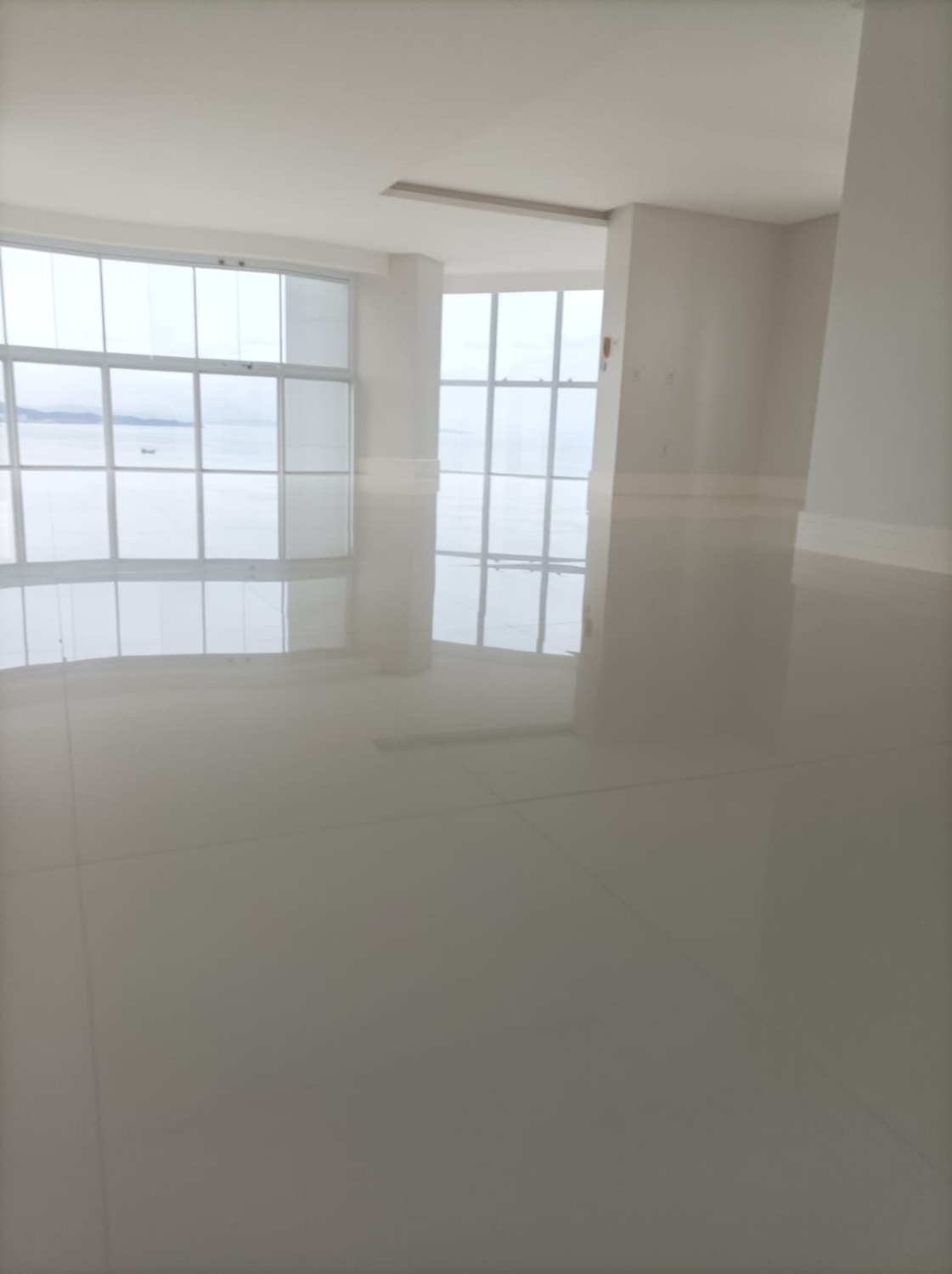 Apartamento no Ed. Ibiza Towers em Balneário Camboriú - foto 5