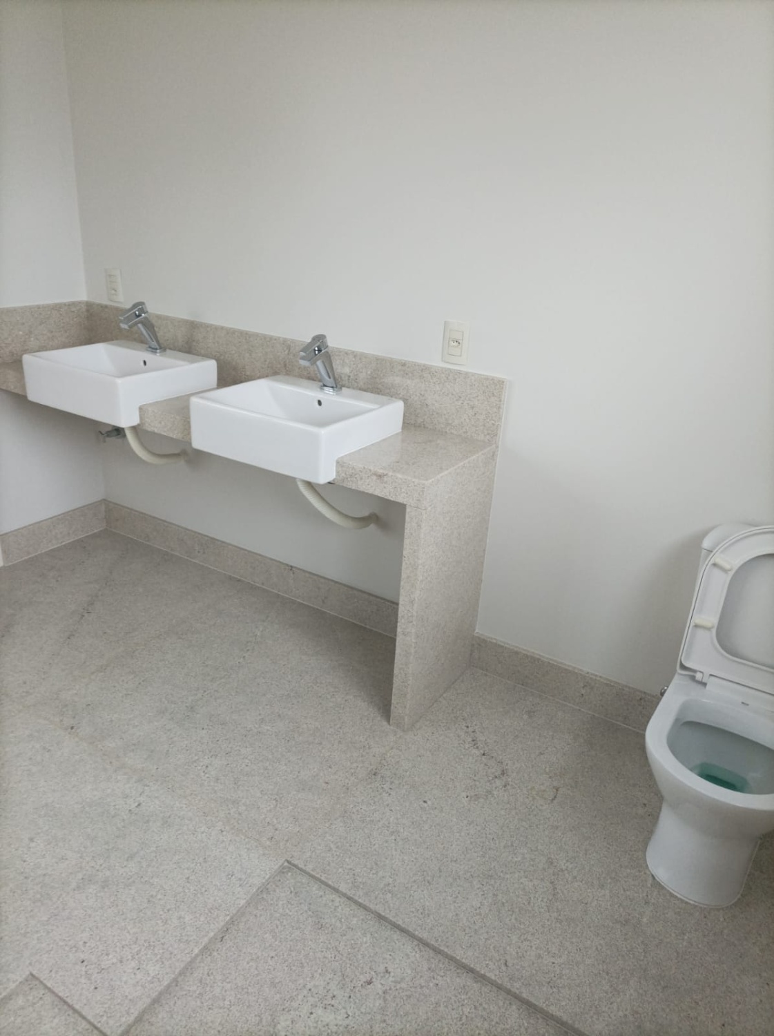 Apartamento no Ed. Ibiza Towers em Balneário Camboriú - foto 7
