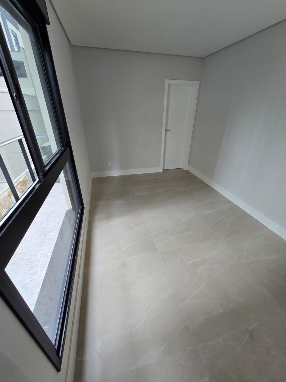 Apartamento no Ed. Brava Vel na Praia Brava em Itajaí