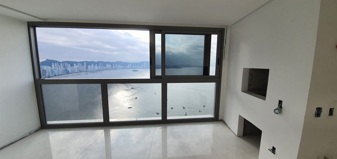 Apartamento no Ed. Pharos na Barra Sul em Balneário Camboriú - foto 3