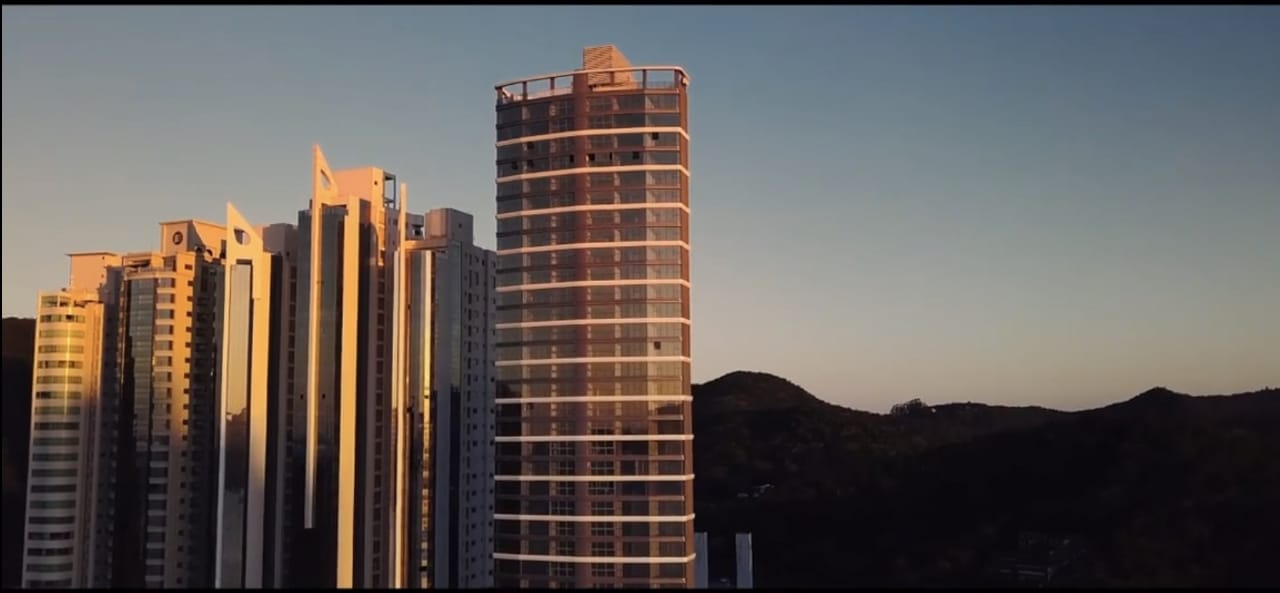 Apartamento no Ed. Pharos na Barra Sul em Balneário Camboriú - foto 6