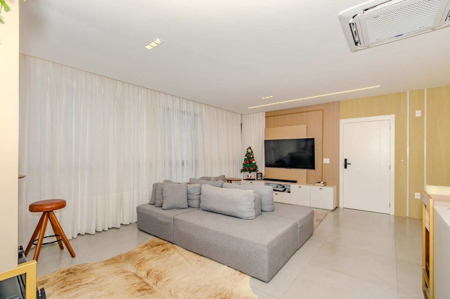 Apartamento no Ed. Costa Esmeralda Residence em Balneário Camboriú - foto 8
