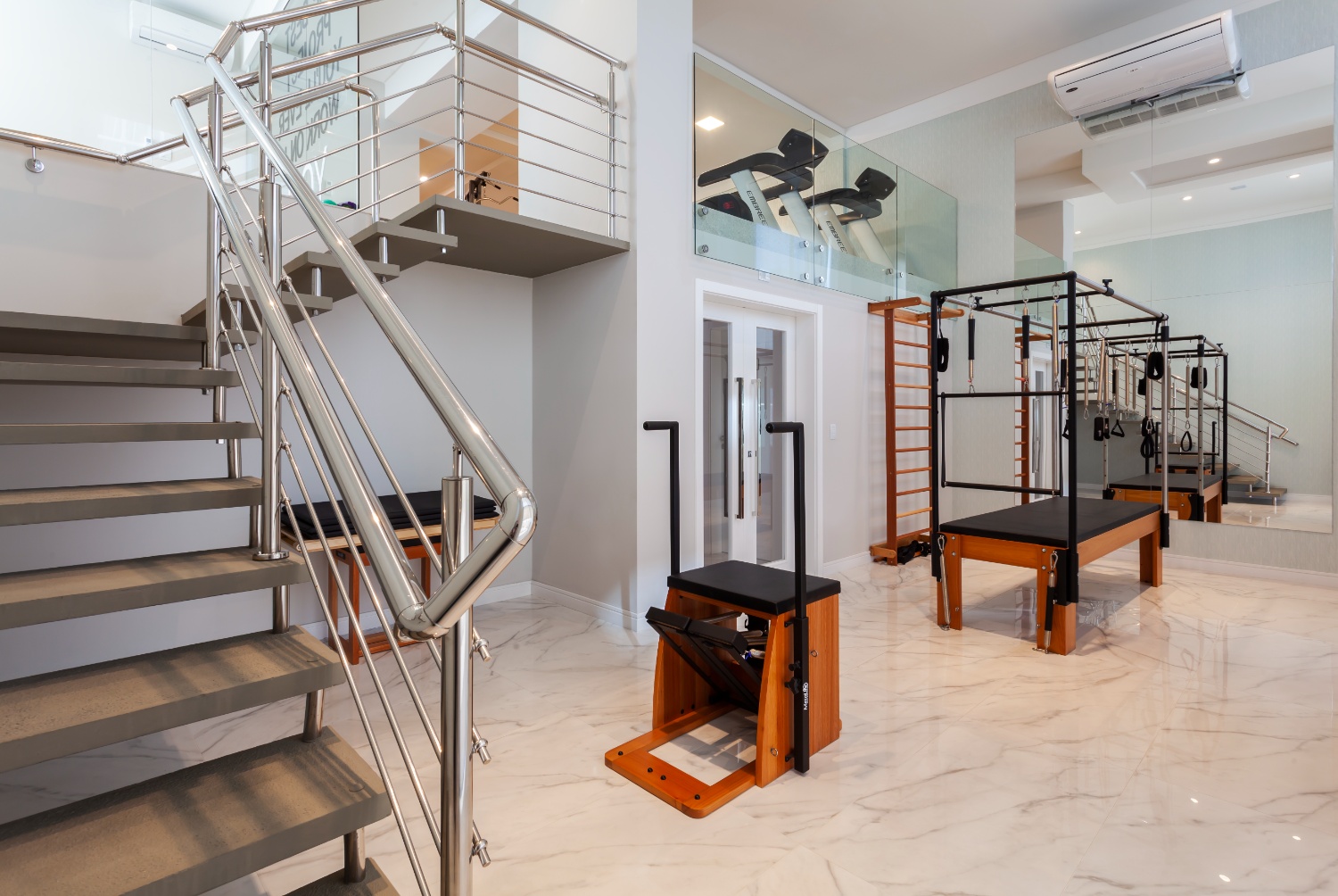 Apartamento no Ed. Torre Esmeralda no centro de Balneário Camboriú - foto 2