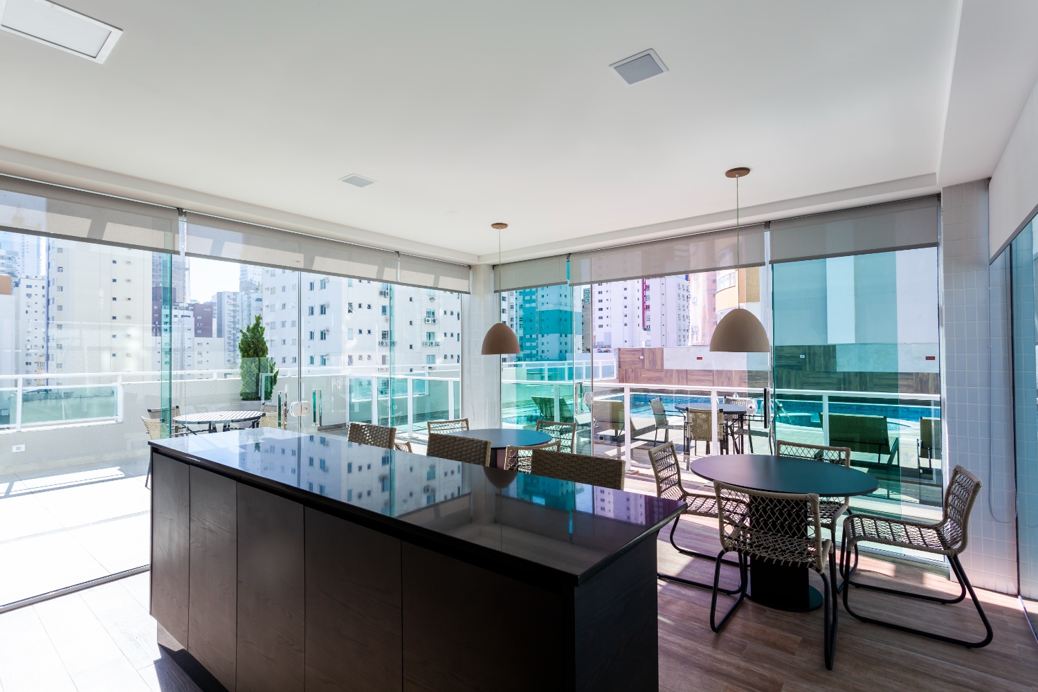 Apartamento no Ed. Torre Esmeralda no centro de Balneário Camboriú - foto 8