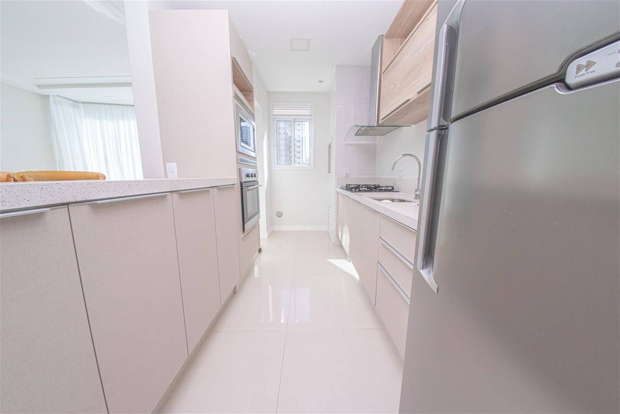 Apartamento no Ed. Torre Esmeralda no centro de Balneário Camboriú - foto 12
