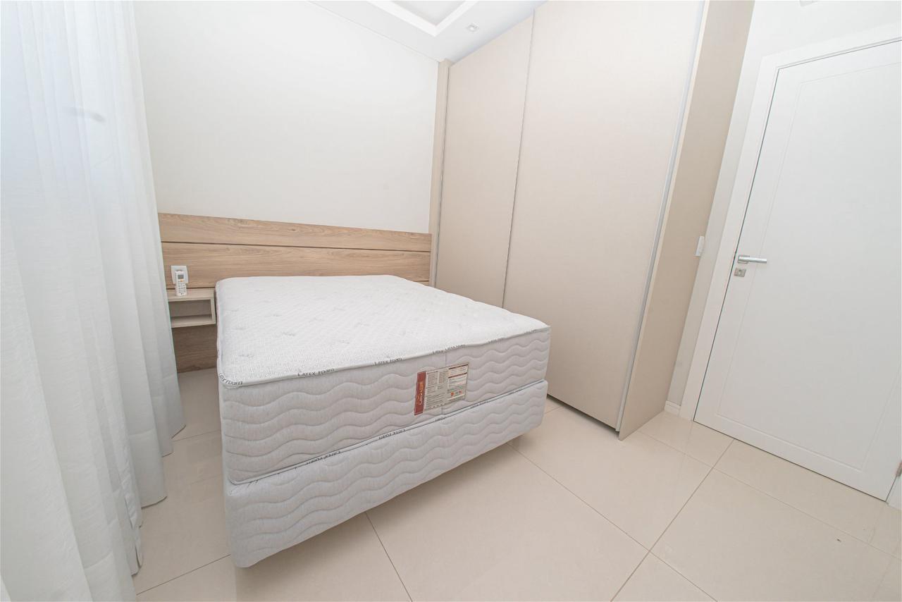Apartamento no Ed. Torre Esmeralda no centro de Balneário Camboriú - foto 17