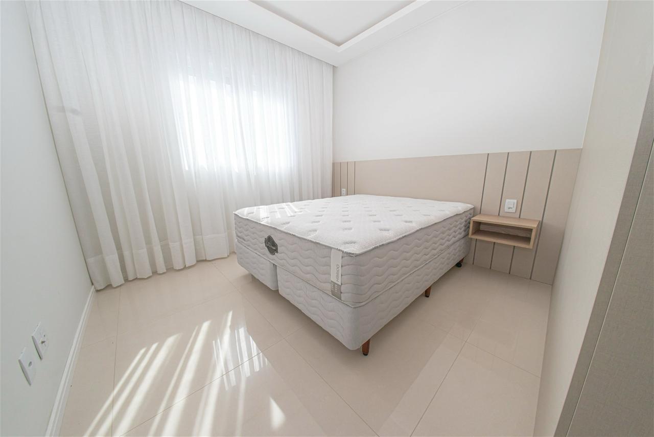 Apartamento no Ed. Torre Esmeralda no centro de Balneário Camboriú - foto 26