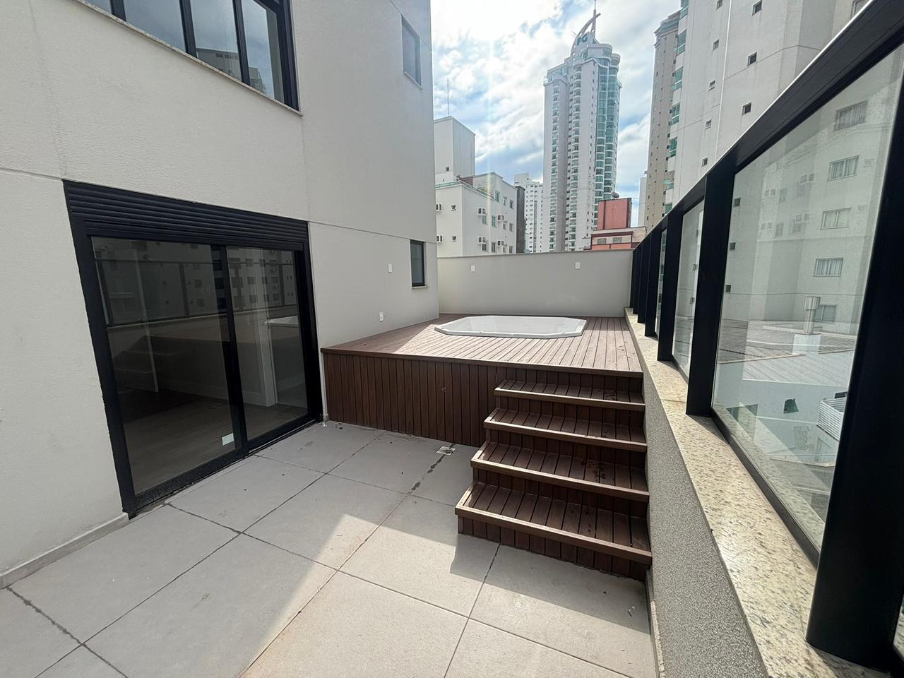 Apartamento no Ed. South Beach Residence em Balneário Camboriú - foto 11