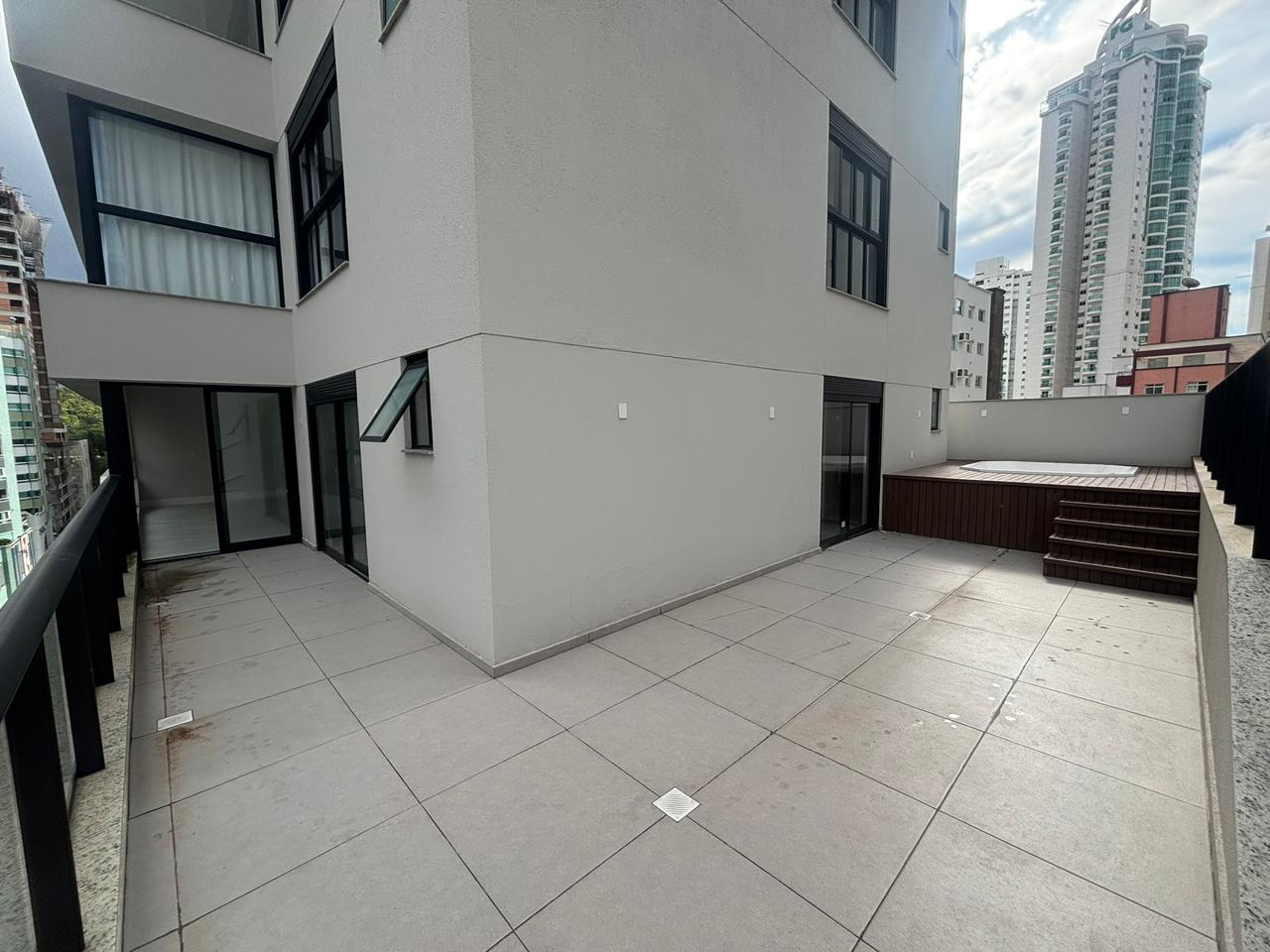 Apartamento no Ed. South Beach Residence em Balneário Camboriú - foto 41