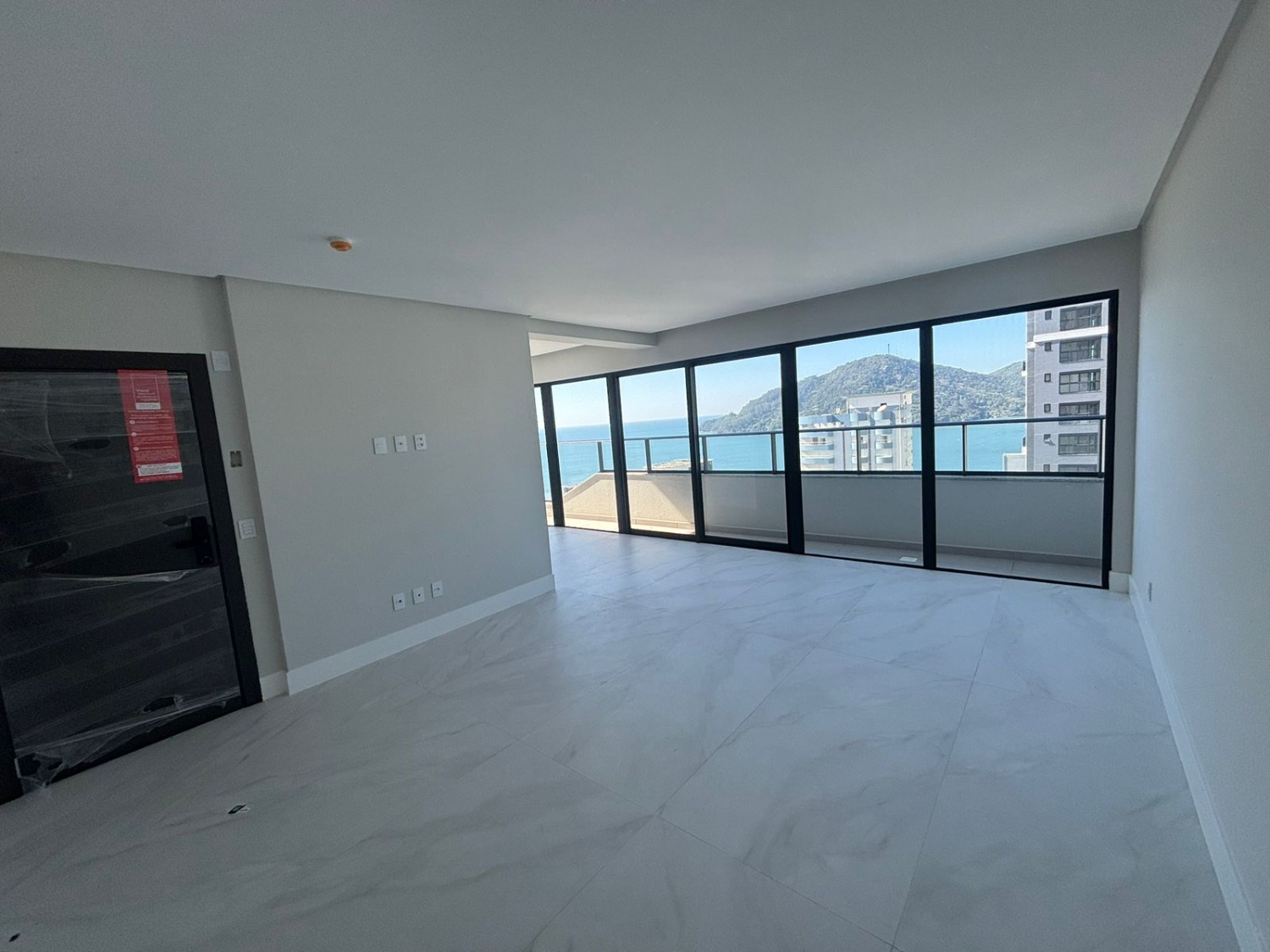 Apartamento no Ed. South Beach Residence em Balneário Camboriú - foto 5