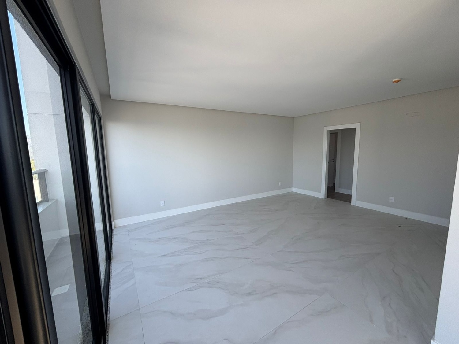 Apartamento no Ed. South Beach Residence em Balneário Camboriú - foto 9