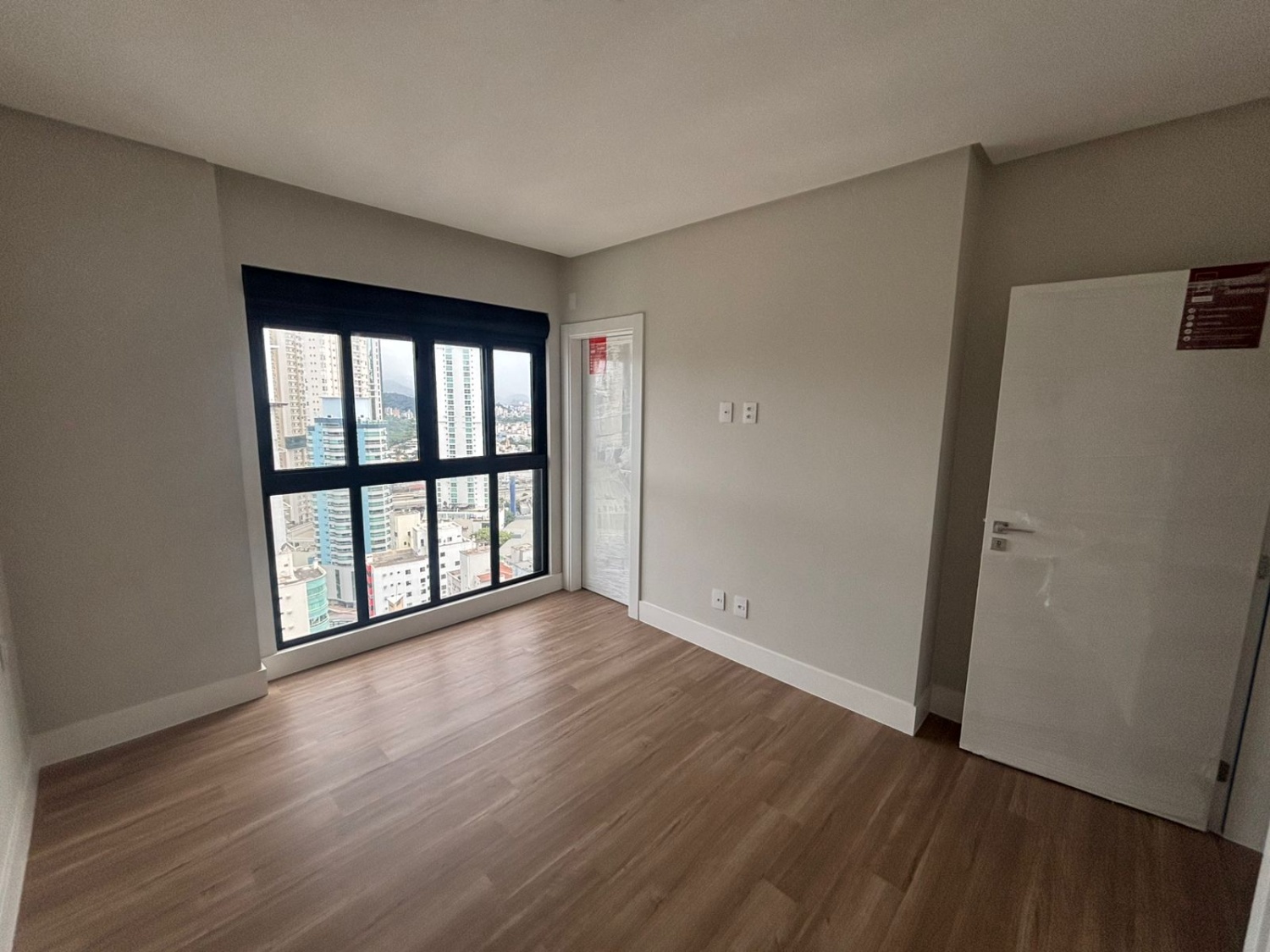 Apartamento no Ed. South Beach Residence em Balneário Camboriú - foto 11