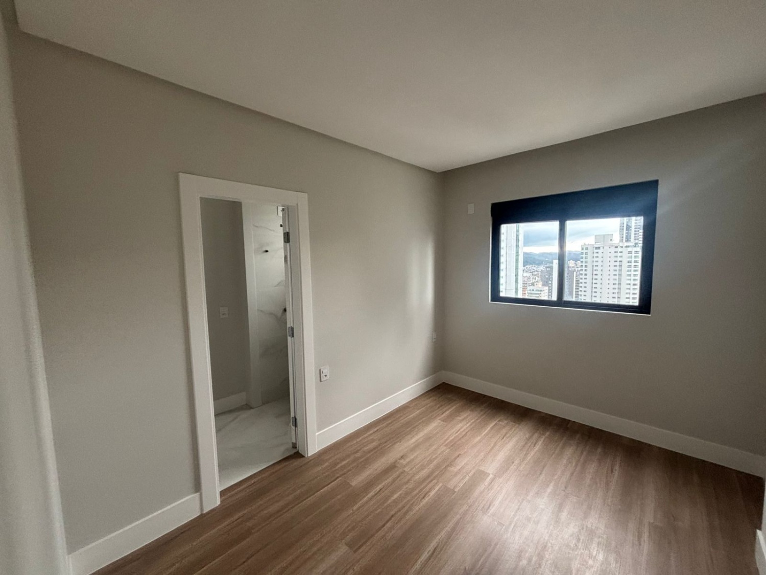 Apartamento no Ed. South Beach Residence em Balneário Camboriú - foto 13