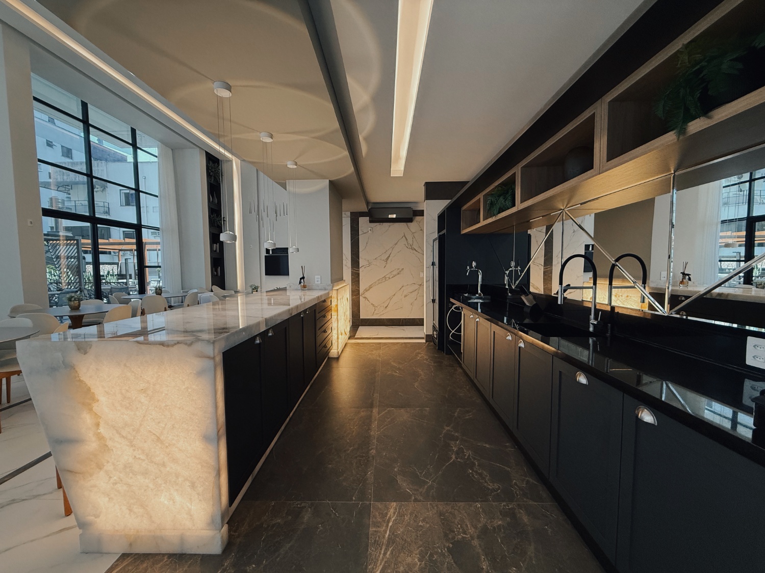 Apartamento no Ed. South Beach Residence em Balneário Camboriú - foto 38