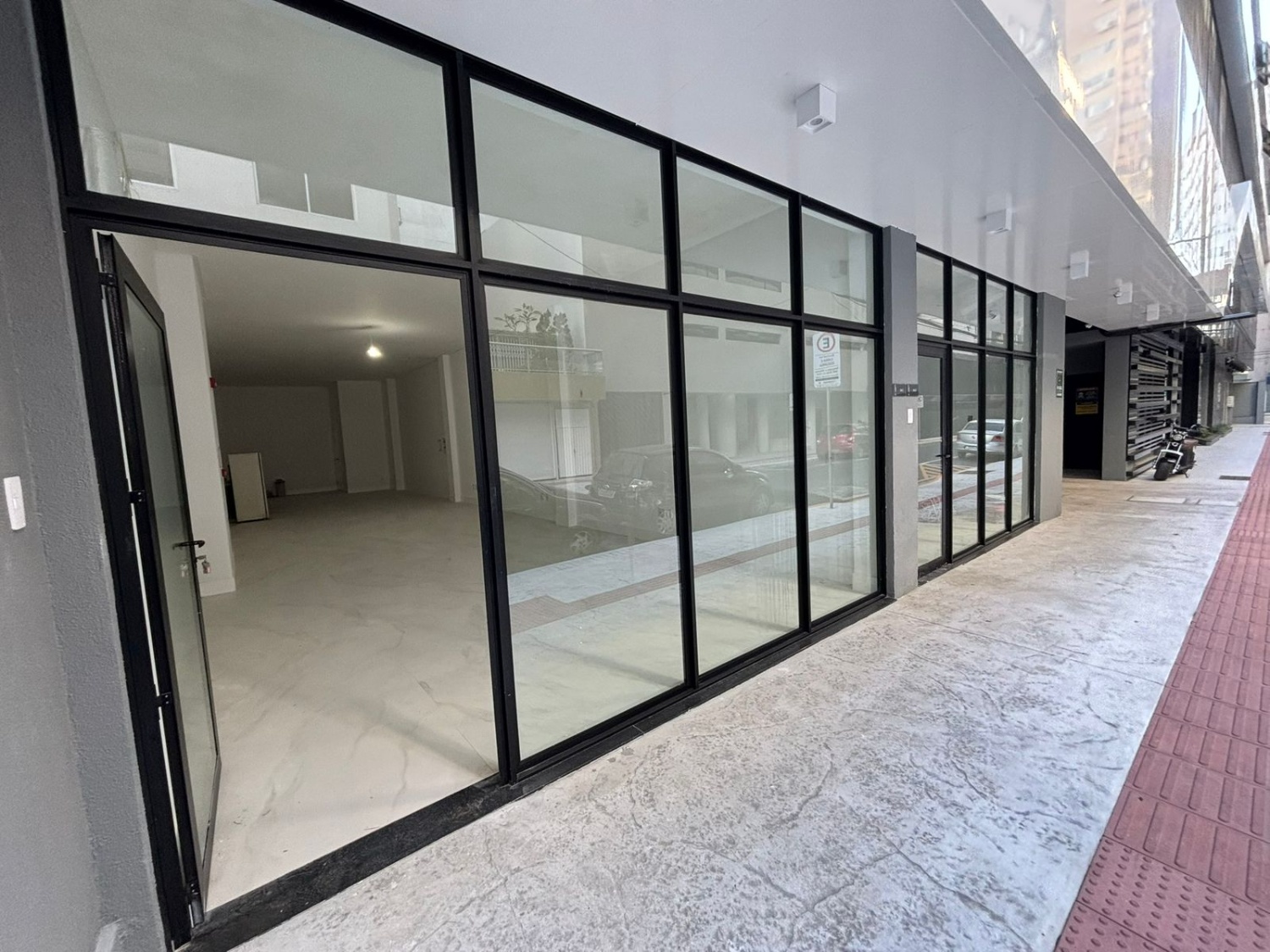 Salas Comerciais no Ed. South Beach em Balneário Camboriú - foto 2