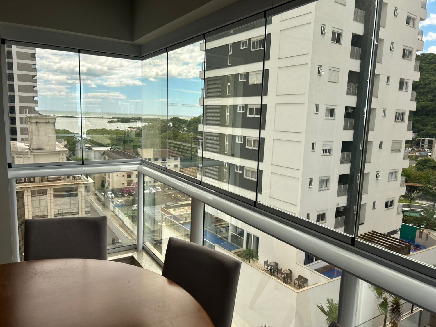 Apartamento no Ed. Lotisa Home Club em Praia Brava - foto 1