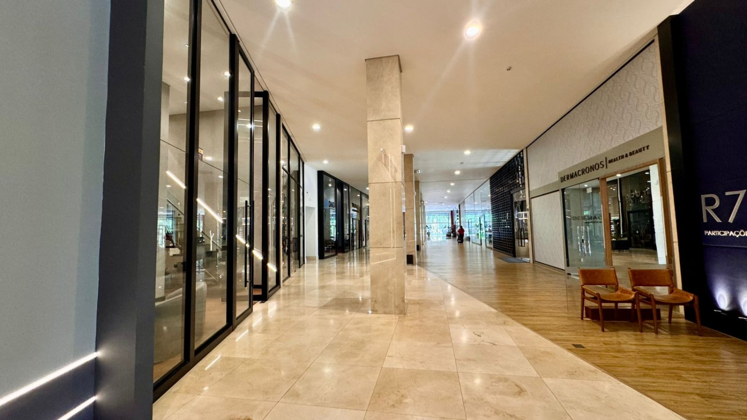 Sala Comercial no Edifício Riviera Business & Mall - foto 6