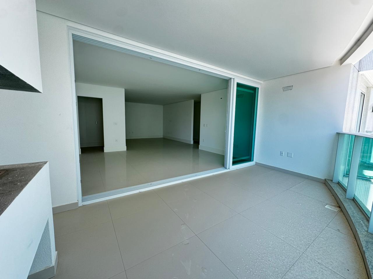 Apartamento no Edifício Brava Beach na Praia Brava - foto 3