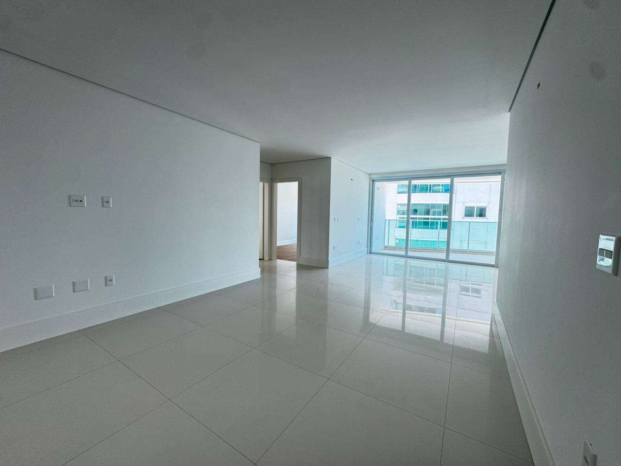 Apartamento no Edifício Brava Beach na Praia Brava - foto 4