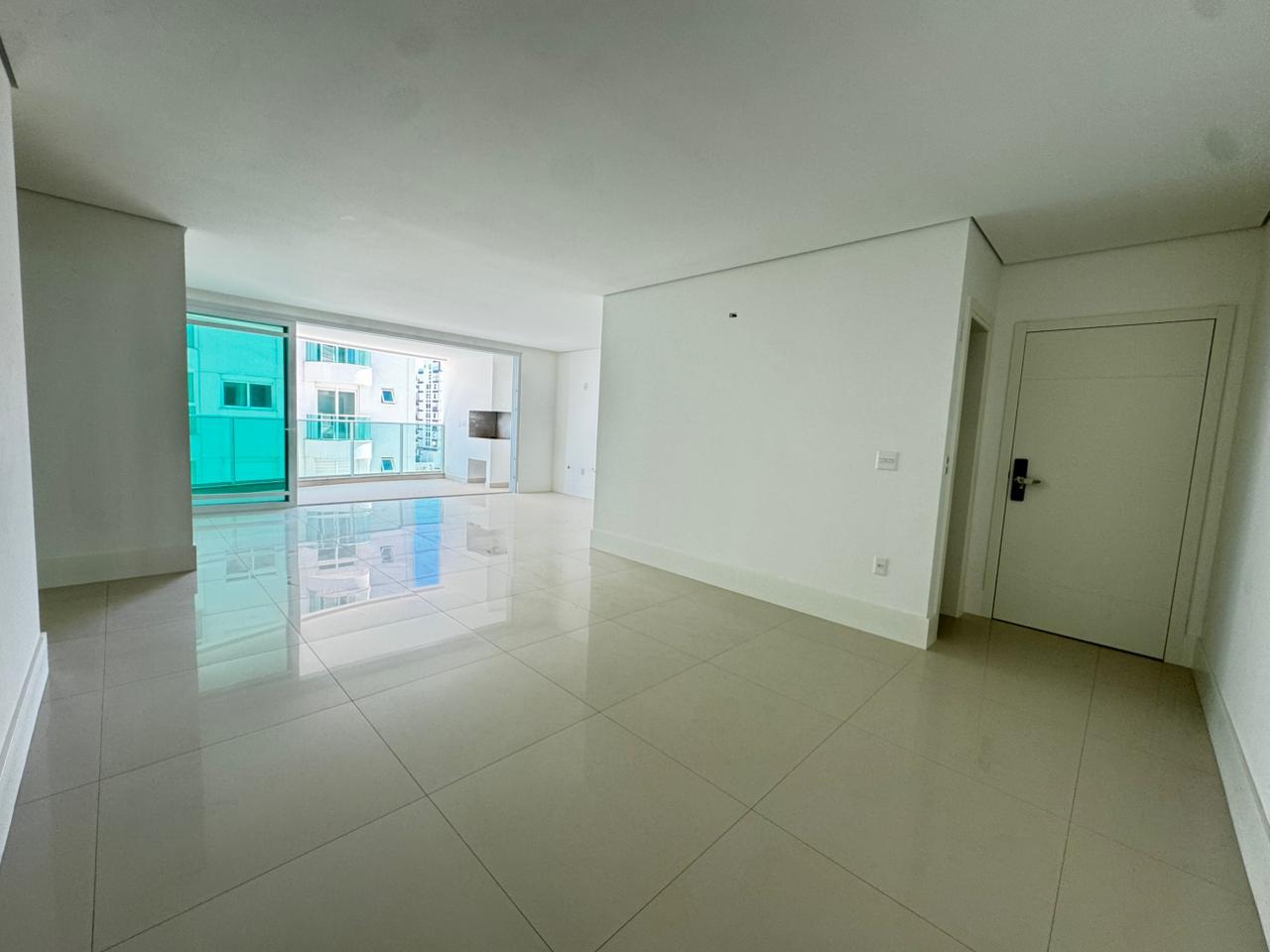 Apartamento no Edifício Brava Beach na Praia Brava - foto 6