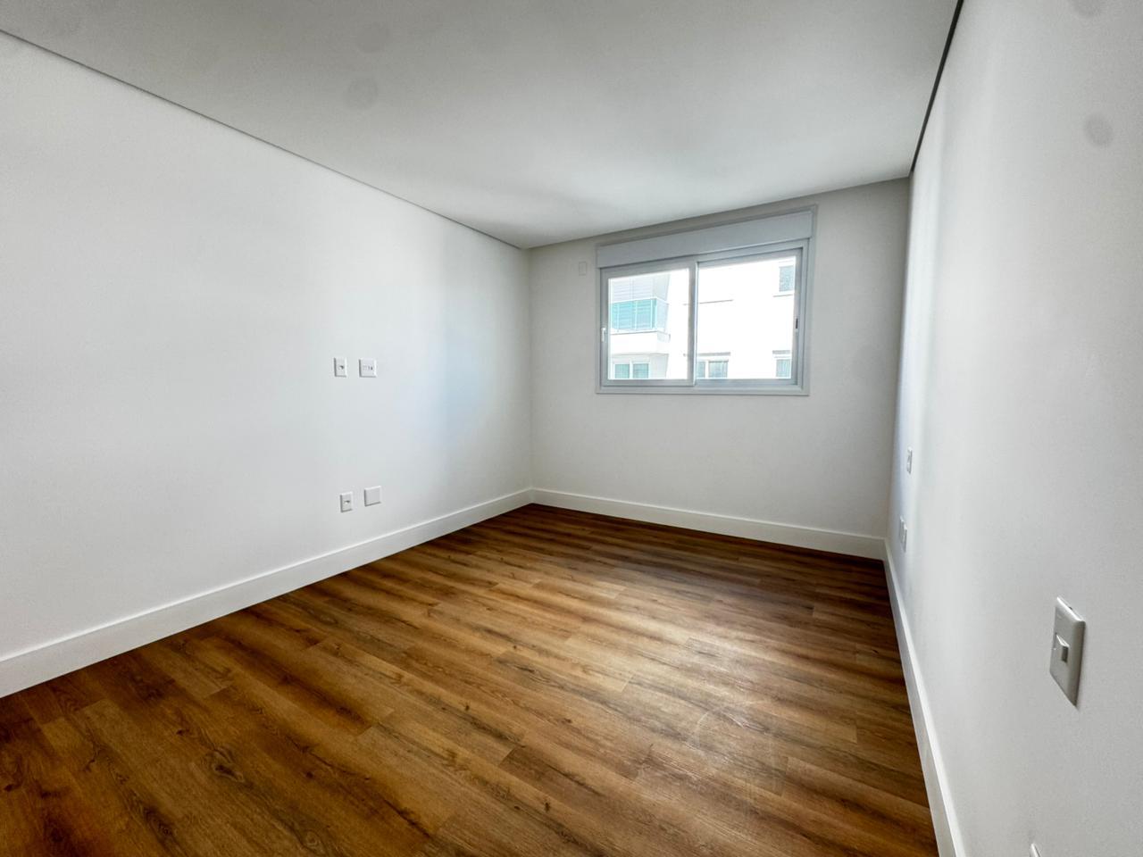 Apartamento no Edifício Brava Beach na Praia Brava - foto 9