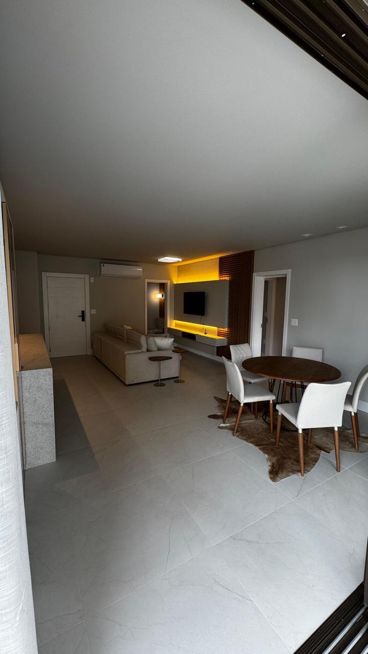 Apartamento no Ed. Éleve em Porto Belo