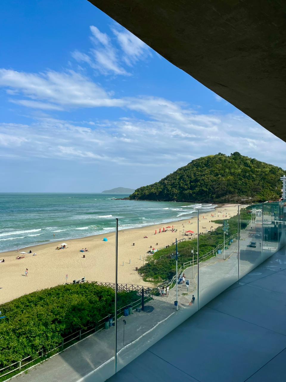 Apartamento no Ed. Bravo by Arthur Casas na Praia Brava - foto 4