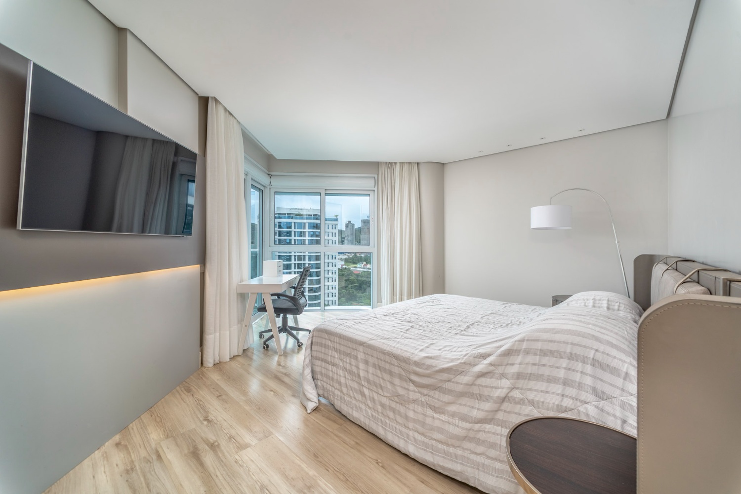 Apartamento no Brava Home Resort na Praia Brava Decorado e Mobiliado - foto 28