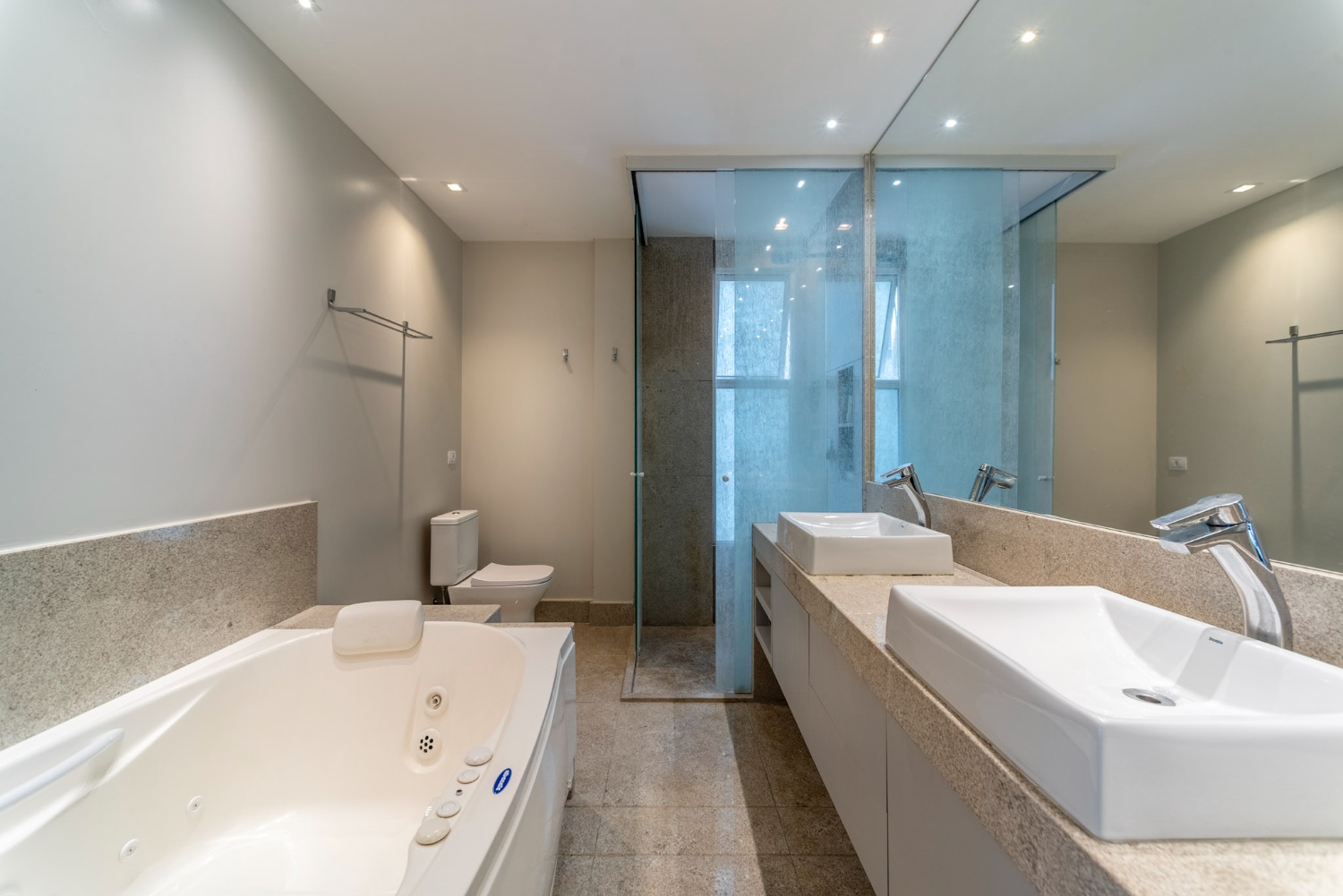 Apartamento no Brava Home Resort na Praia Brava Decorado e Mobiliado - foto 32