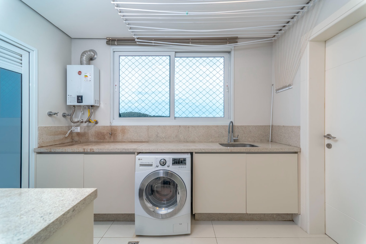 Apartamento no Brava Home Resort na Praia Brava Decorado e Mobiliado - foto 37