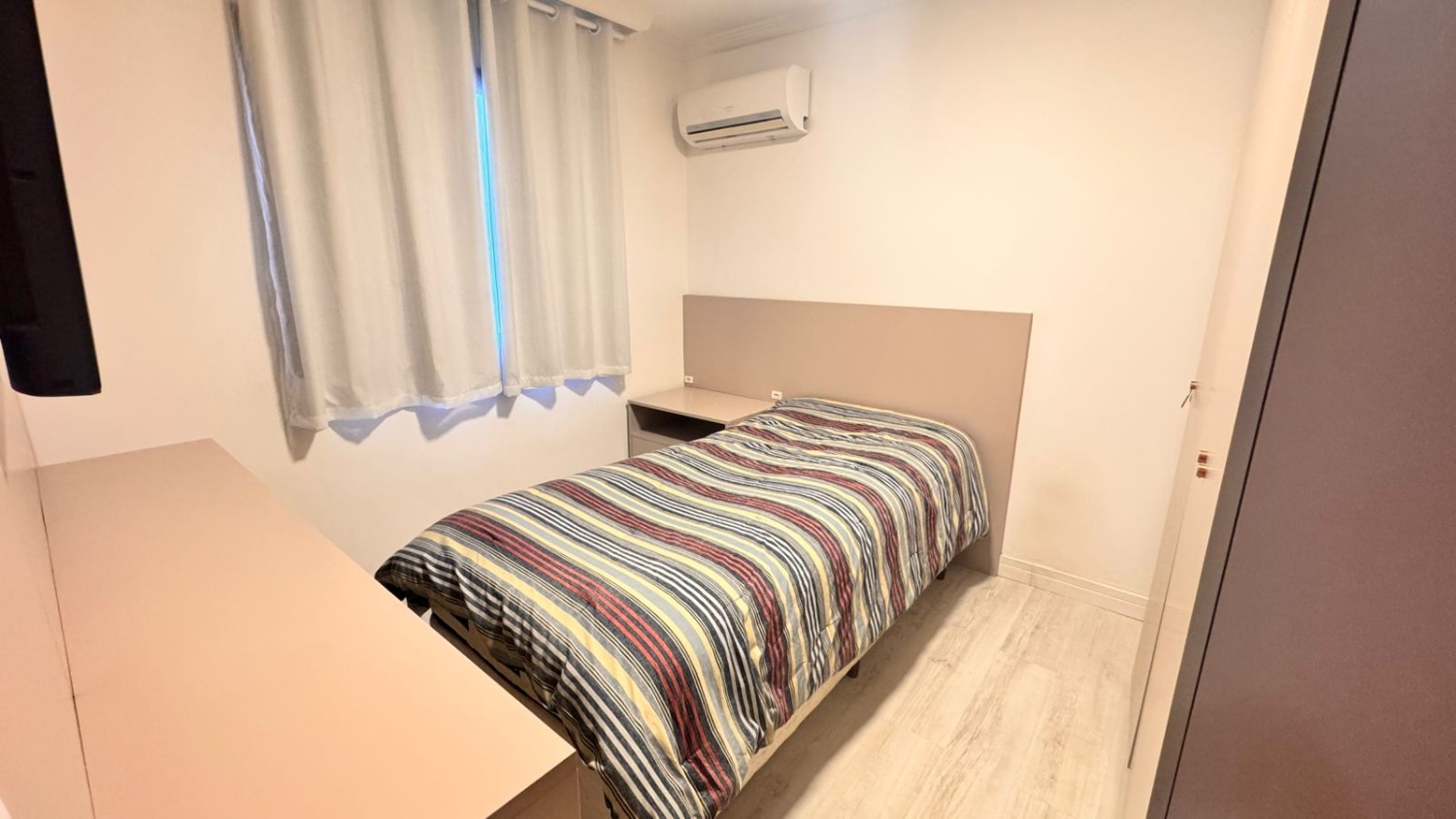 Apartamento no Ed. Residencial Morro dos Ventos em Balneário Camboriú - foto 17
