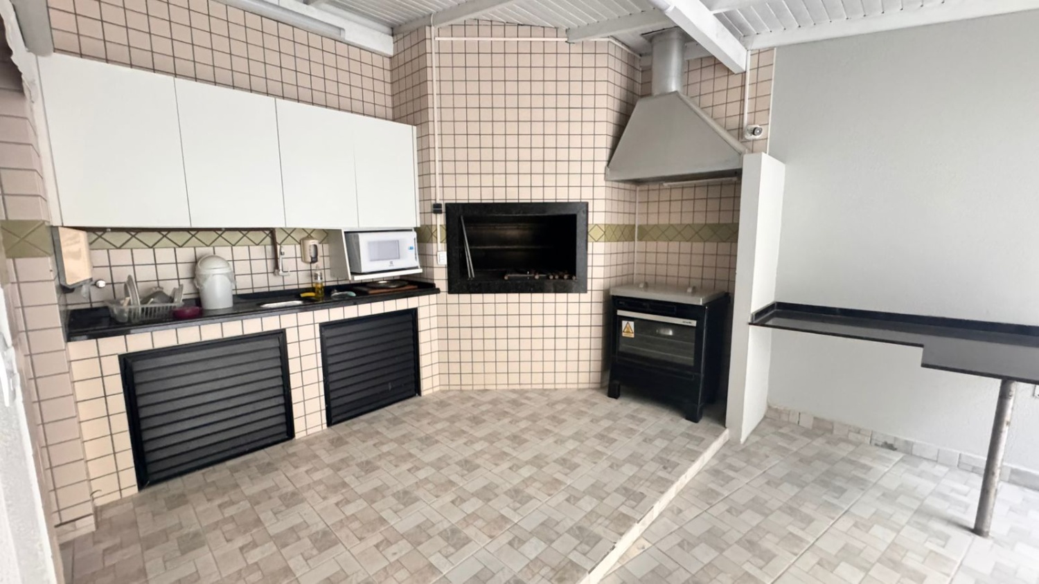Apartamento no Ed. Residencial Morro dos Ventos em Balneário Camboriú - foto 22