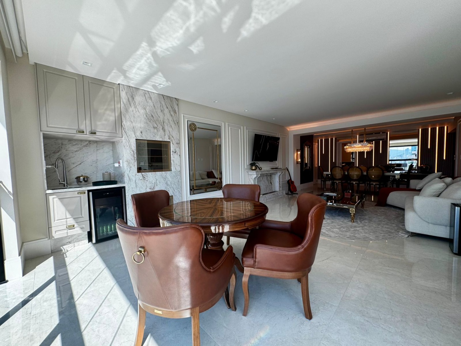 Apartamento no Ed. Cartier CNA Residence em Meia Praia em Itapema - foto 2