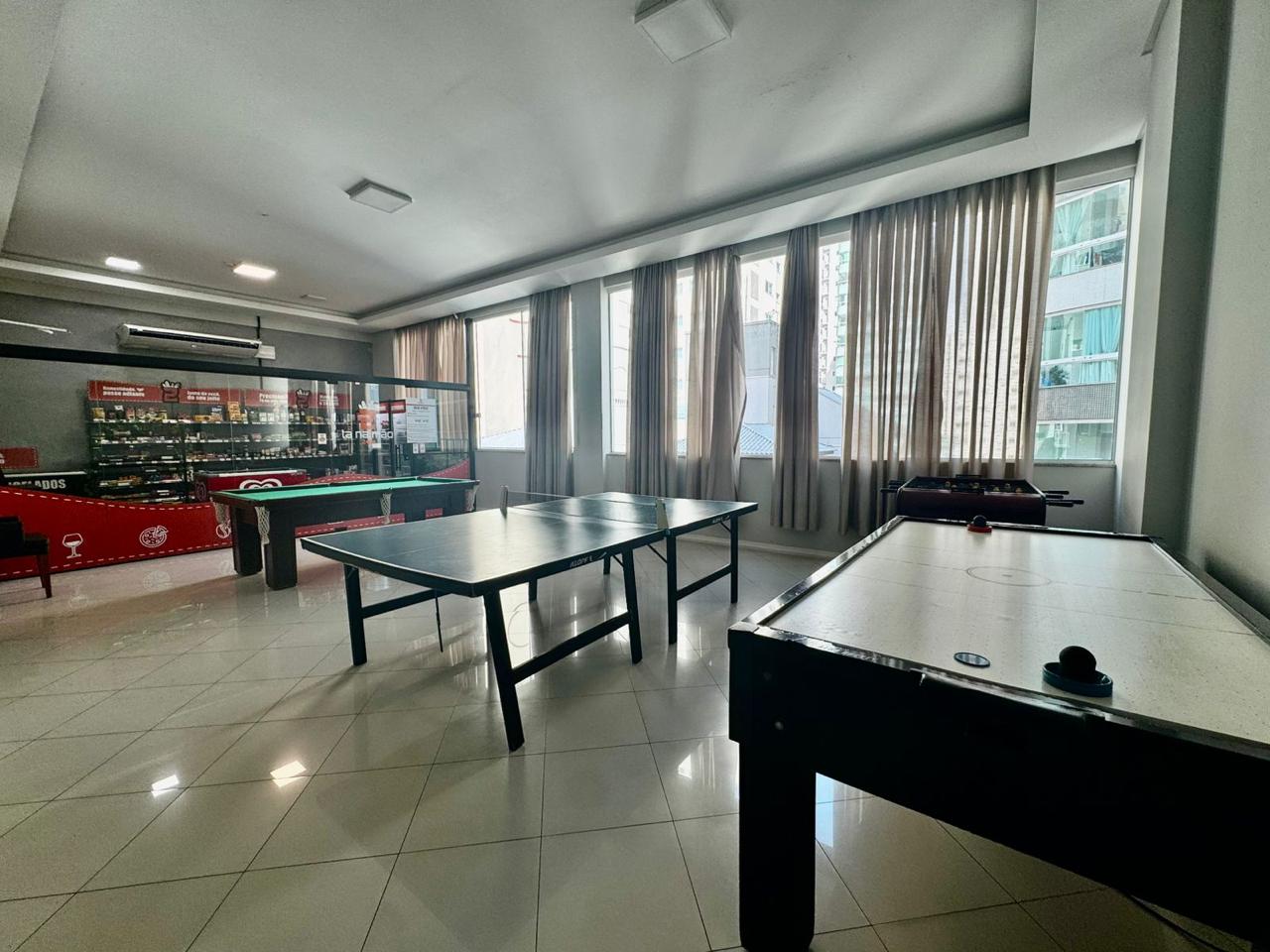 Apartamento no Condomínio Residencial Villa do Mar em Meia Praia - foto 25