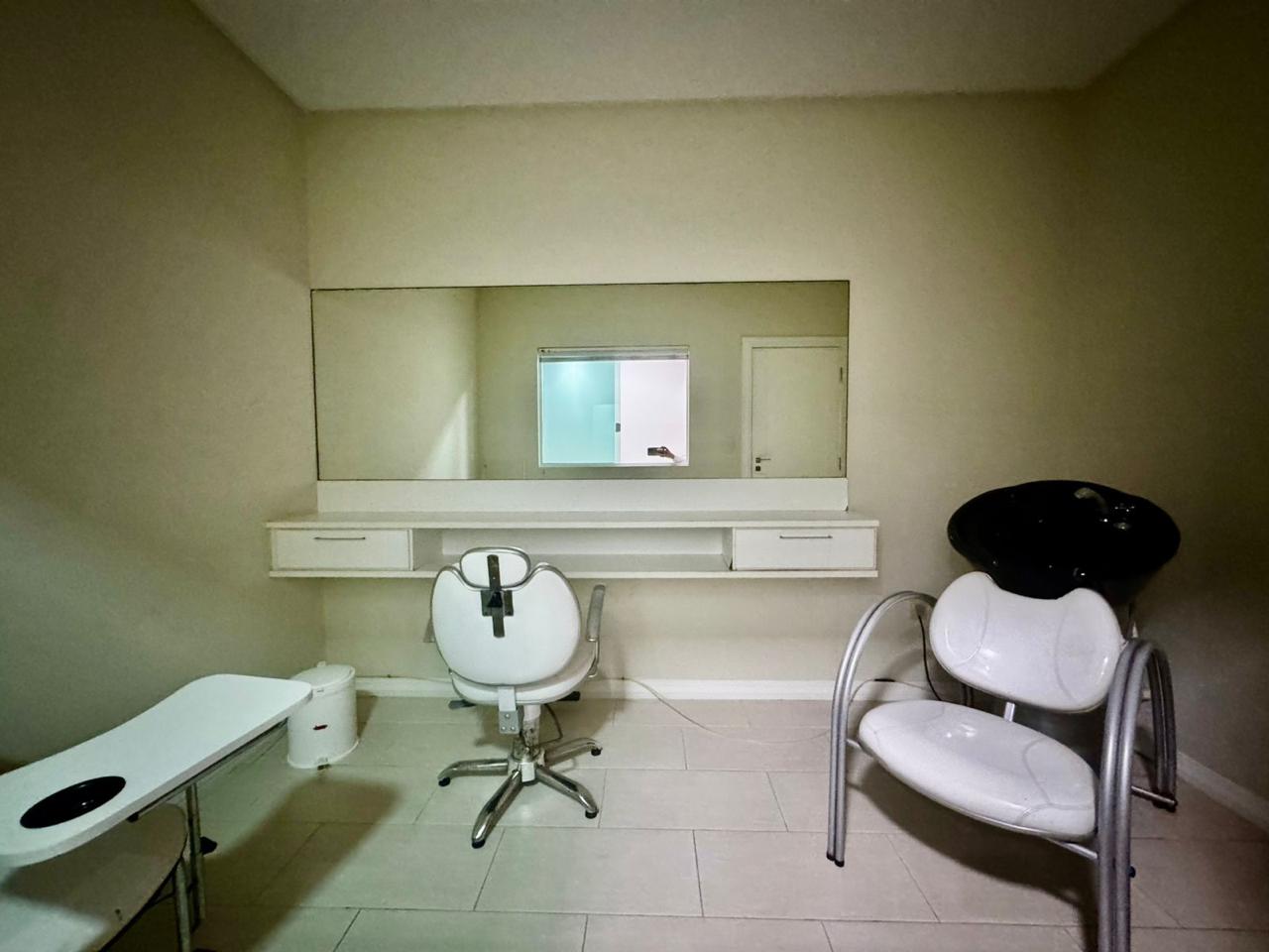 Apartamento no Condomínio Residencial Villa do Mar em Meia Praia - foto 26