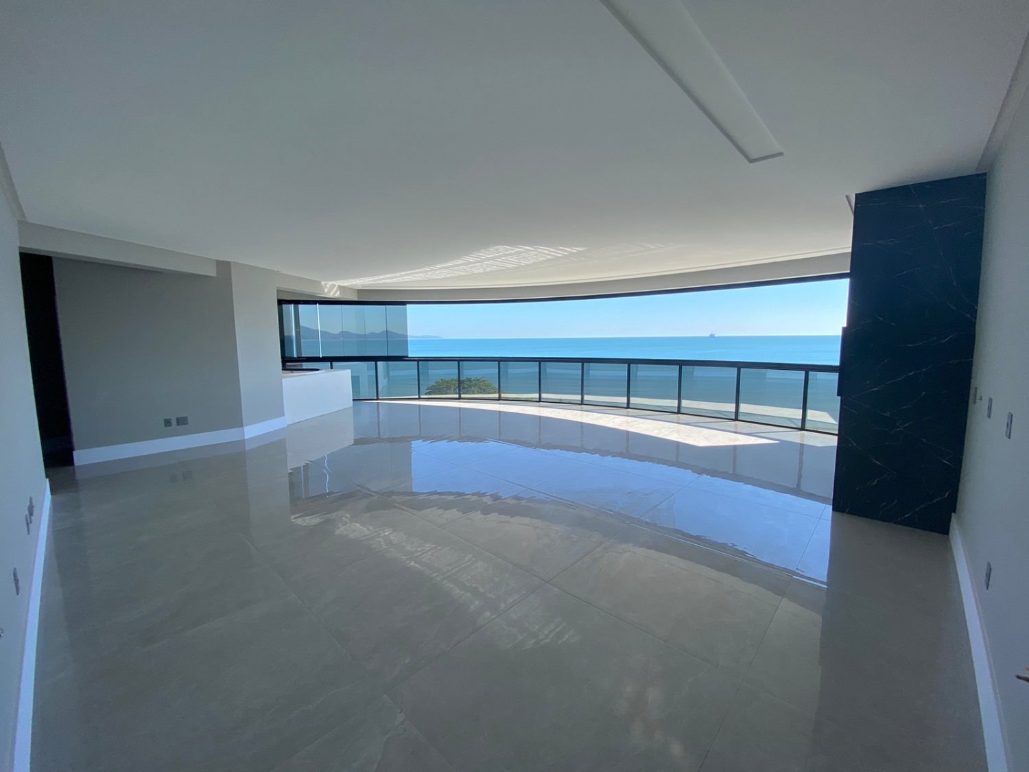 Apartamento no Edifício Residencial Singapore em Porto Belo - foto 2