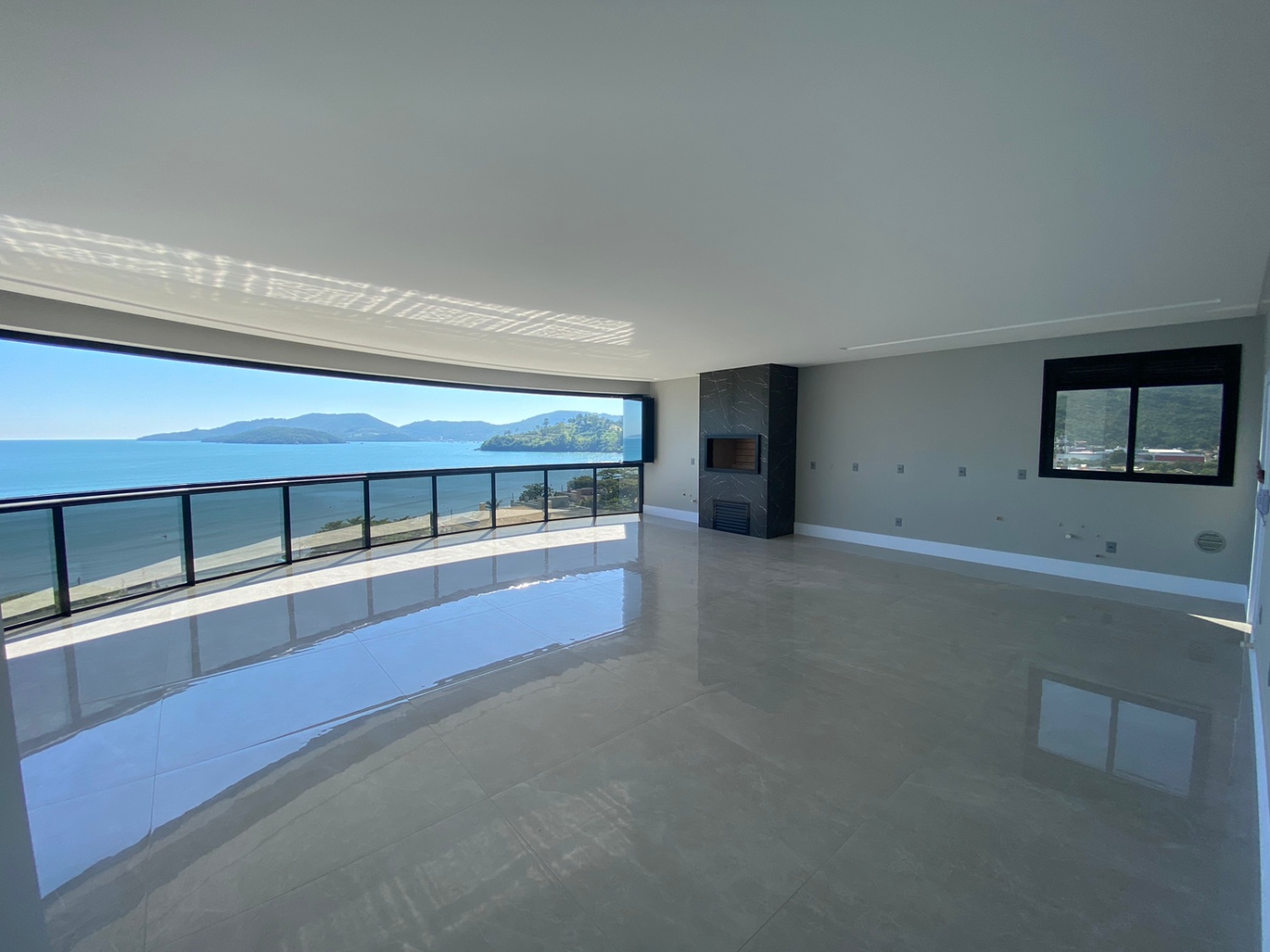 Apartamento no Edifício Residencial Singapore em Porto Belo - foto 3