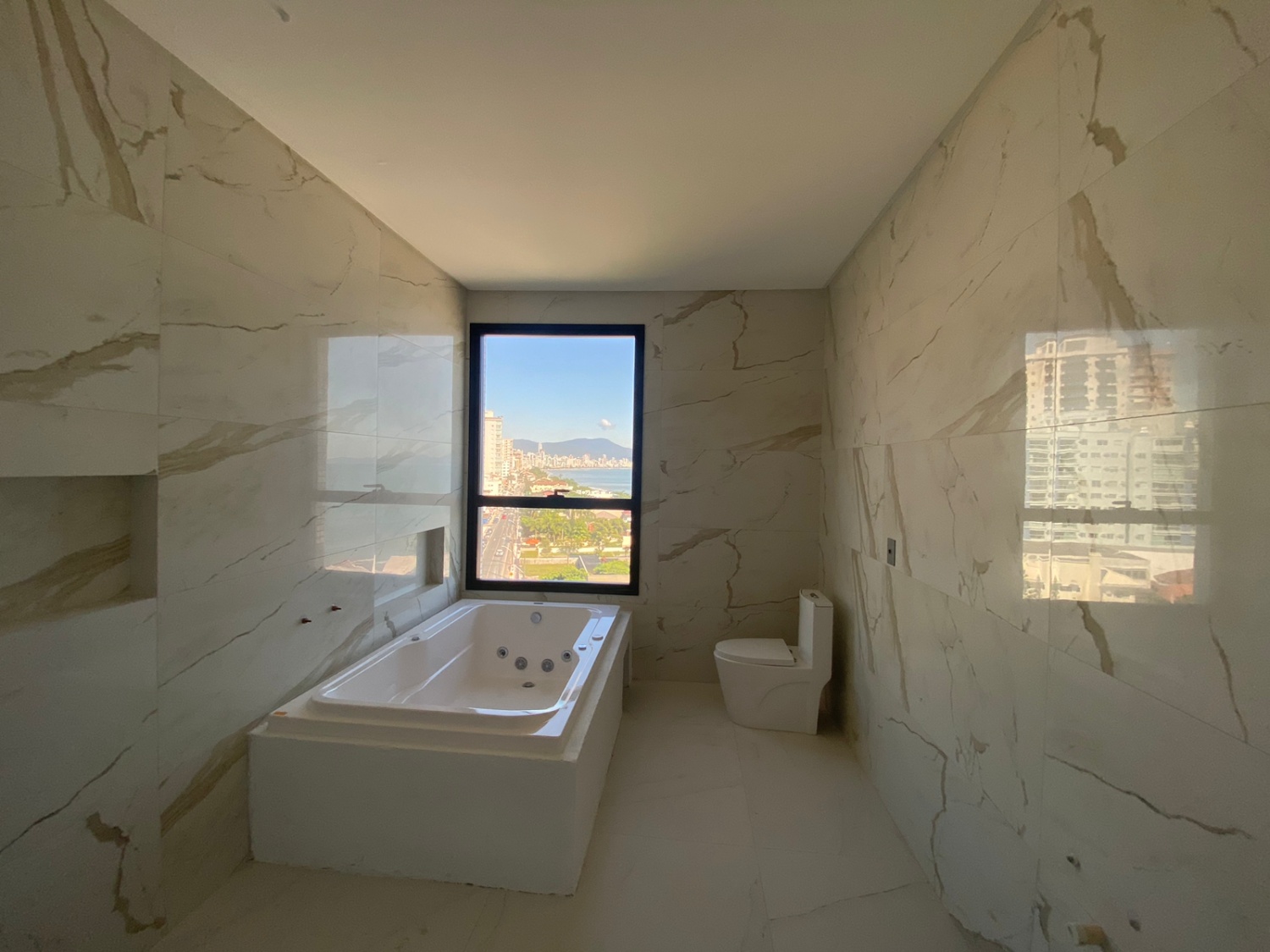 Apartamento no Edifício Residencial Singapore em Porto Belo - foto 10